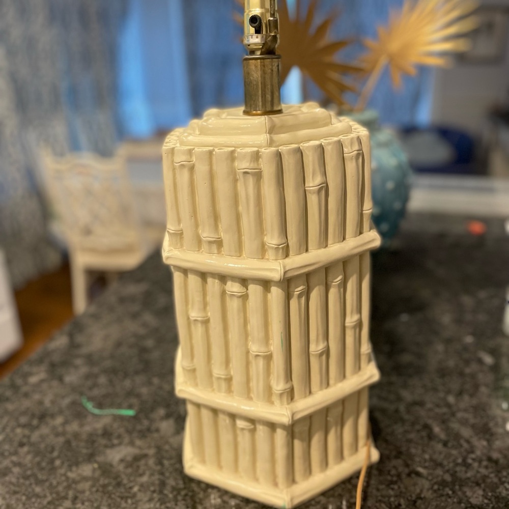 VINTAGE Bamboo chinoiserie lamp Grandmillenial HUGE - Picture 1 of 5